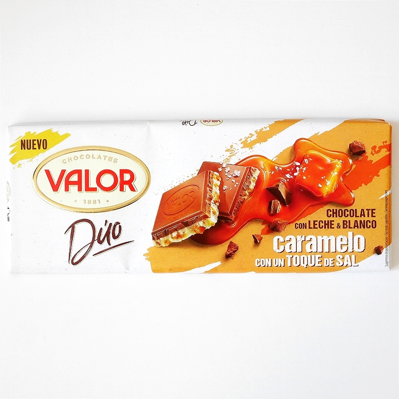 バロール　塩キャラメルチョコレート　VALOR LECHE & BLANCO caramelo TOQUE DE SAL