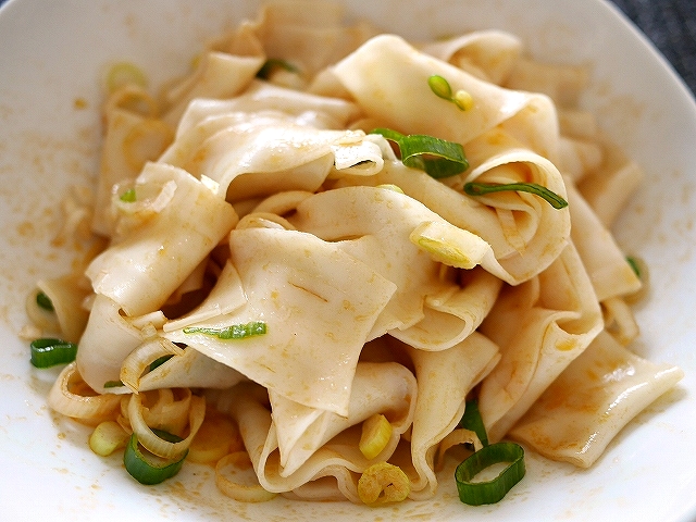 實科 梆梆麺 小蒙牛實科拌麵嗆辣梆梆麵 ビャンビャン麺 乾麺 インスタント麺 4個入りの口コミ