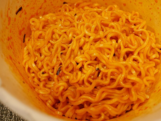 SAMYANG　サムヤン　ブルダック炒め麺チーズ　チーズ焼きそば　三養　チーズプルタク炒め麺　カップ麺の口コミ
