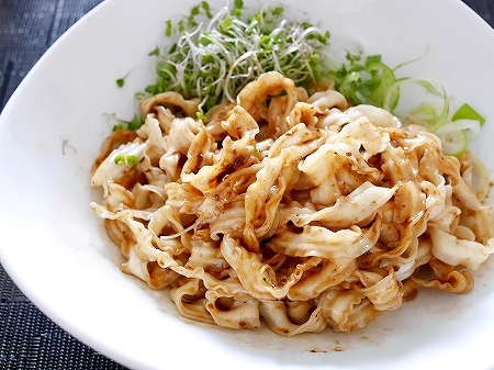 好食楽食品　Mom's Dry Noodle　老媽拌麺　麻辣拌麺　台湾麺　混ぜそば　ちぢれ麺　乾麺　インスタント麺の口コミ