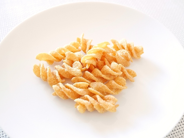 可楽果 ピークラッカー 台湾夜市小吃 烤香腸口味 台湾ソーセージ味 豌豆酥 スナック PEA CRACKERSの口コミ