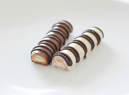 MADE IN GUAM メイドイングアム 黒ごまビスケット ミルク＆ホワイトチョコレートの口コミ