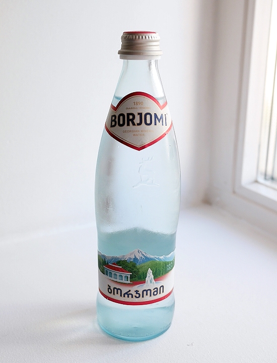 ボルジョミ　ミネラルウォーター　ガス入り　BORJOMI　炭酸水　0.5L　500mlの口コミ