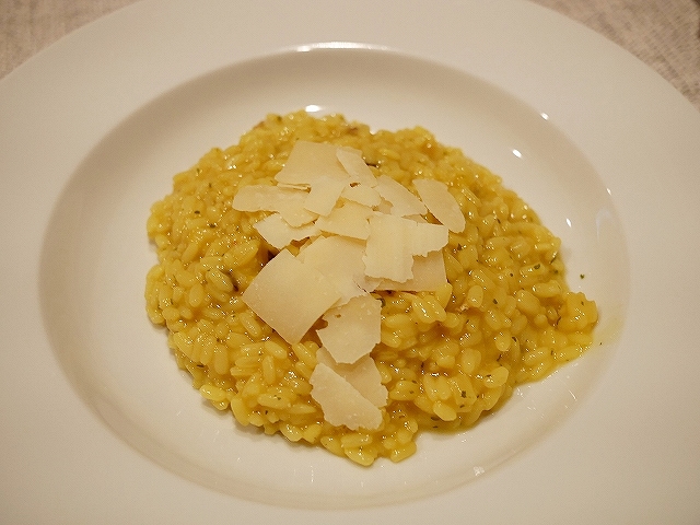 CONAD リゾット フンギポルチーニとサフラン Risotto FUNGHI PORCINI E ZAFFERANOの口コミ