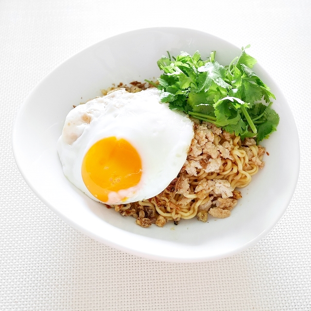 Mie Sedaap Mi Goreng Mi AYAM　ミーセダップ　ミースダップ　ミーゴレンミーアヤム　インスタントの口コミ