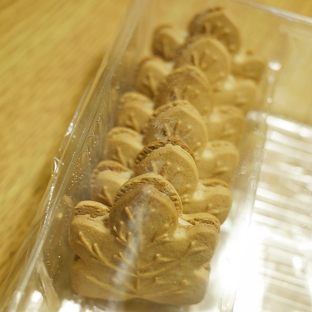 Compliments メープルクッキー メープルクリームクッキー Maple Creme Cookiesの口コミ