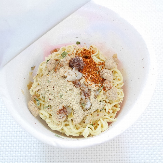 Indomie インドミー POP MIE RASA AYAM BAWANG ポップミーミニインスタントカップ麺 鶏ネギの口コミ