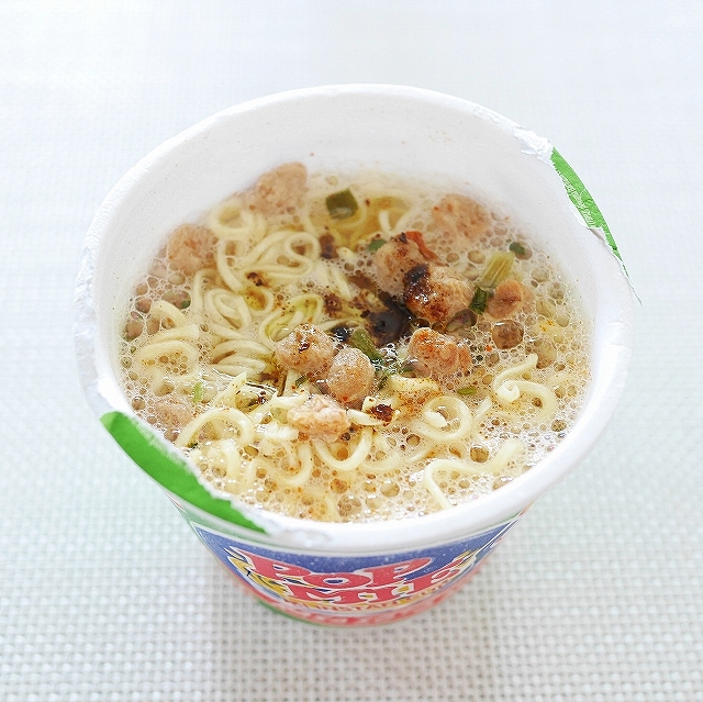 Indomie インドミー POP MIE RASA SOTO MI ポップミーミニインスタントカップ麺 スープ麺味の口コミ