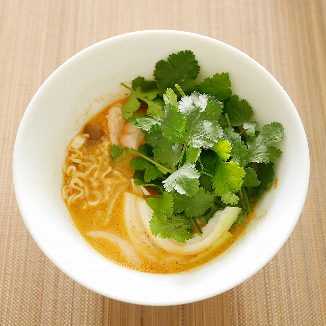 MAMA CREAMY TOMYUM MINCED PORK　ママー　インスタントラーメン　クリーミートムヤム豚ミンチ味の口コミ