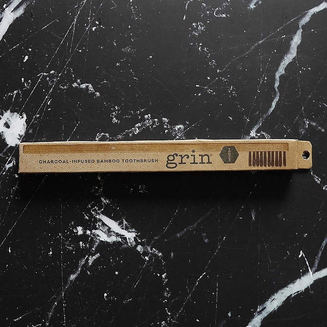 grin CHARCOAL-INFUSED BAMBOO TOOTHBRUSH　グリン　炭入り竹製歯ブラシ　ミディアムの口コミ