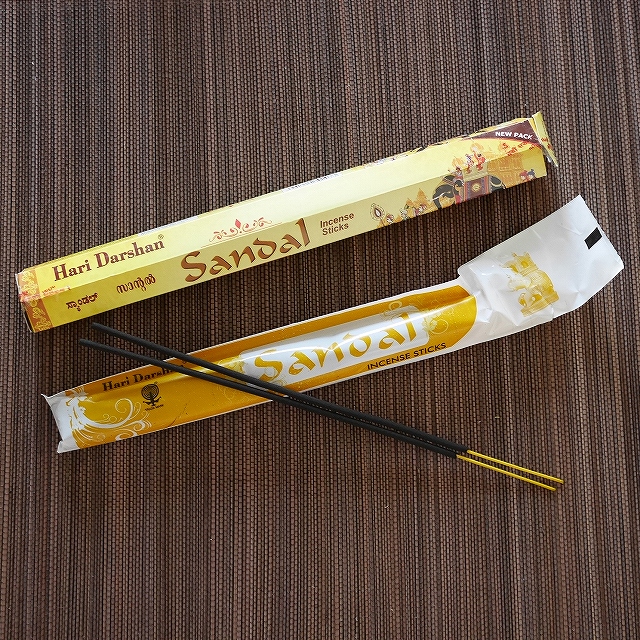 Hari Darshan Sandal Incense Sticks　ハリダルシャン　サンダルウッド　お香の口コミ