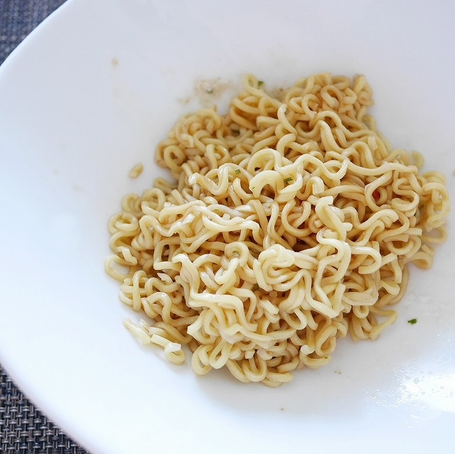 ラッキーミー　パンシットカントン　カラマンシー味　インスタント焼きそば　Lucky Me! PANCIT CANTON の口コミ