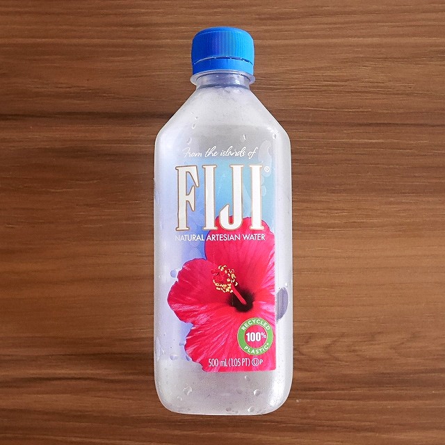 フィジーウォーター　500ml　FIJI WATER　ミネラルウォーター　水の口コミ