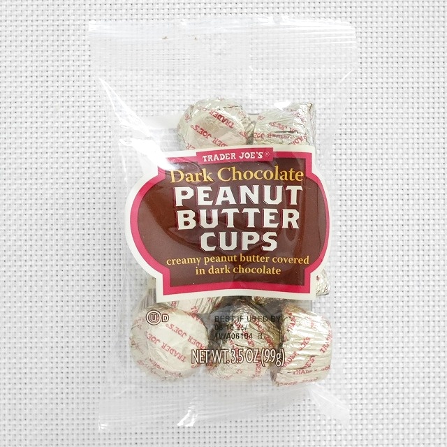 トレーダージョーズ　ダークチョコレートピーナッツバターカップ　袋入り　Peanut Butter Cups 99gの口コミ