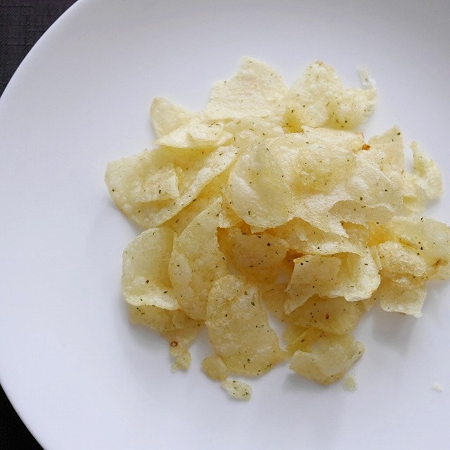レイズ　ポテトチップス　新鮮キュウリ味　Lay's乐事　春收马铃薯　清新黄瓜味　60gの口コミ