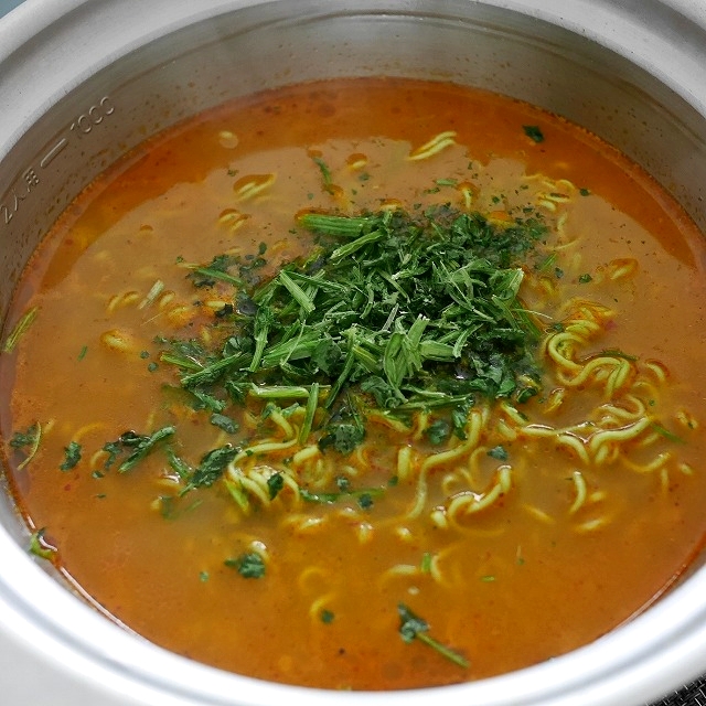 白象　超香香香香香　香菜面　辣牛肉湯底　香菜麺　パクチー麺　５袋入り　インスタント麺の口コミ