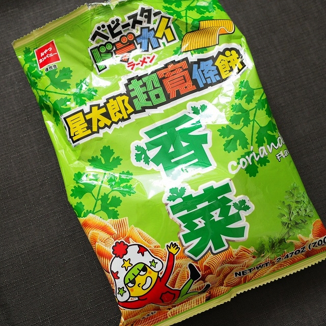 ベビースター　ドデカイラーメン　パクチー味　70g　星太郎超寬條餅　香菜口味の口コミ